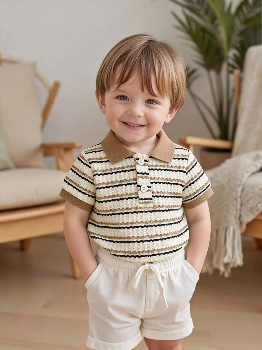 SHEIN Vintaside Kids 男婴经典绿色华夫格杏色 Polo 衫,白色撞色纽扣半开襟短袖休闲上衣,夏季街头风运动装,适合上学、度假、户外穿着,复古风,男婴服装,男婴 Polo 衫,纯棉婴儿服装,幼儿纽扣男婴服装,幼儿服装,6 个月-3 岁 - 彩色 - 查看 1
