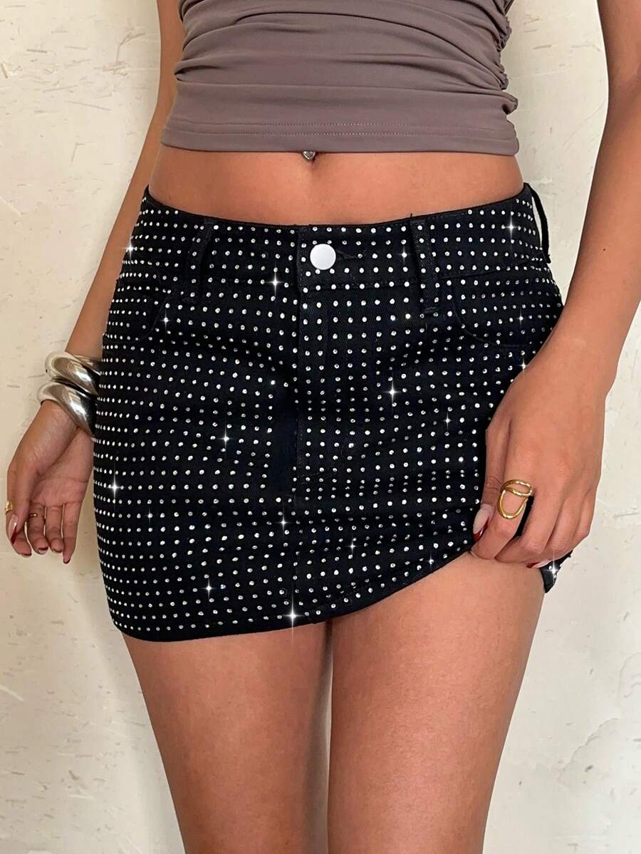 Aloruh Women's Fashion Street Style Rhinestone Embellished Mini Denim Skirt,Summer,Valentine's Day,Sequin Skirt ,Party  Skirt,Sparkly Skirt,Black Skirt,Carnival, Diamante Embellished Denim Mini Skirt Glam Party Club Festival Autumn Fall Winter Strapless Rhinestone Crystal Fitted Mini Skirt Design,Women's Low Rise Black Denim Mini Skirt Rhinestone Bodycon Y2K Music Festival Party Outfit,Low Rise Denim Skirt,Rhinestone Denim Skirt,Spicy Sweet Mini Skirt,Sparkly Mini Skirt,Club Mini Skirt,Sexy Denim Skirt,Party Outfit,Summer Party Outfit,Date Night Outfit Skirt,Weekend Party Outfit,Wedding After Party Outfit - Black - View 1