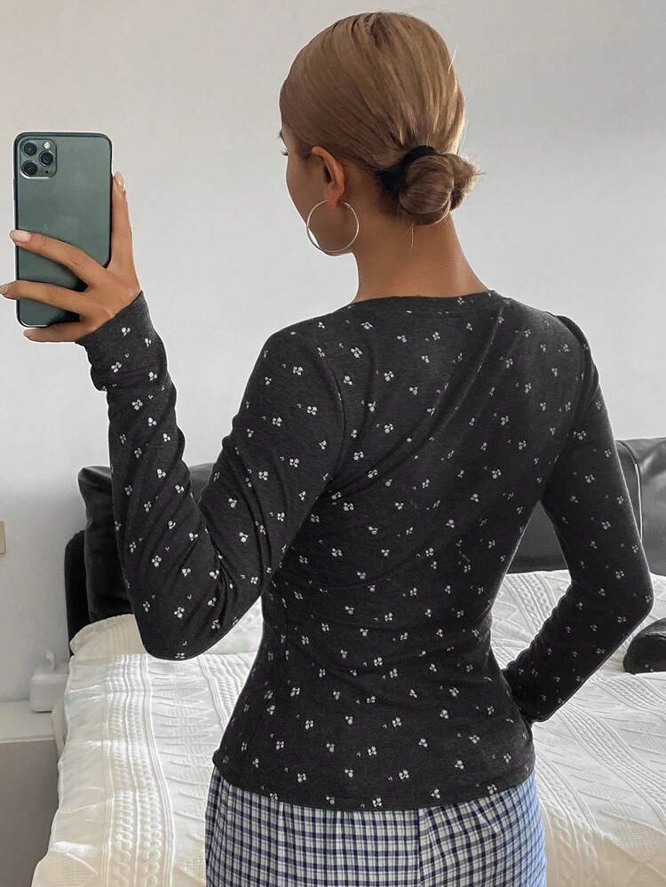 Ditsy Floral Partial Button-Up Fitted Women's Sleepwear Top