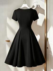 GlowEve CURVE Đầm dự tiệc cỡ lớn dành cho nữ, màu trơn, trang trí kim loại, xếp ly, thanh lịch, thắt eo. - màu đen - Xem 2