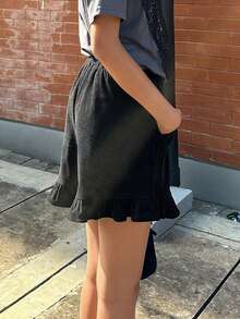 DAZY 少女纯色荷叶边斜插口袋休闲短裤 - 黑色 - 查看 4