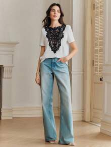 Blusa elegante de verano 2026, esta camiseta de mujer adopta un nuevo diseño, un patrón de bordado hueco, un diseño de manga corta, el contraste de color negro y blanco es muy llamativo.Adecuado para que las mujeres lo usen para salidas, ir al trabajo, vacaciones o en casa. - Blanco - Ver 6