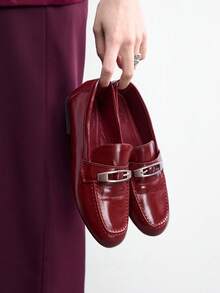 CUCCOO BIZCHIC 女士圆头乐福鞋，金属扣设计，通勤职场百搭平底鞋，舒适一脚蹬，情人节礼物 - 酒紅色 - 查看 5