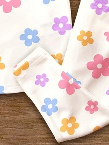 SHEIN 女婴休闲碎花修身圆领短袖上衣和裤子家居服套装，甜美风格，适合夏季，秋季新款，儿童舒适，儿童日常时尚，两件套，轻松舒适，舒适的春夏款式，情人节，春夏 - 彩色 - 查看 6