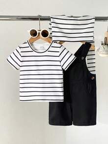 SHEIN Playful Pals 男婴休闲多功能舒适雨衣三件套，包含条纹圆领短袖T恤和可调节牛仔背带裤，适合通勤、上学、度假、运动、春夏季节穿着，尺码6个月至3岁，儿童服装，婴儿服装，幼儿T恤，幼儿背带裤 - 黑色 - 查看 3