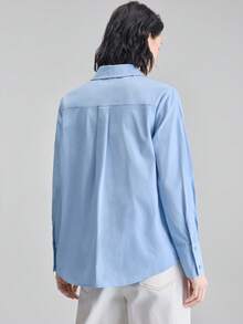 2026 Blusa de manga larga con cuello redondo, cómoda y transpirable, con parche bordado en el pecho, elegante y urbana, para uso casual en la oficina.Atuendo de alta calidad para aeropuerto/crucero, con sensación de lujo minimalista, esencial versátil para las 4 estaciones - Azul - Ver 7
