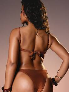 MISSGUIDED 褶皱细节比基尼套装，两件式泳衣，胸部饰有褶皱的上衣和配套泳裤。 - 鏽棕色 - 查看 3