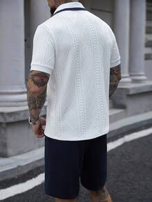 Manfinity Homme 男士舒适提花经典短袖Polo衫搭配弹力抽绳短裤两件套，适合春秋季穿着。休闲度假、日常办公、居家、聚会晚宴、约会、简约商务装束皆宜，方便驾车或骑行，适合正式或非正式场合。自用或送礼皆宜。经典畅销款，山本系列Polo衫套装。 - 彩色 - 查看 2