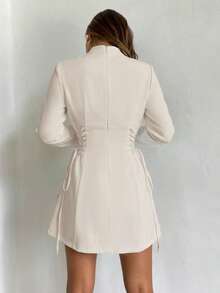 Aloruh 女士秋冬新款咖啡棕色旗袍领镂空迷你连衣裙，侧腰交叉系带A字裙 - 杏色 - 查看 2