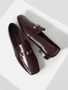 MOTF 女士PU皮革金属细节平底鞋 - 咖啡棕 - 查看 10