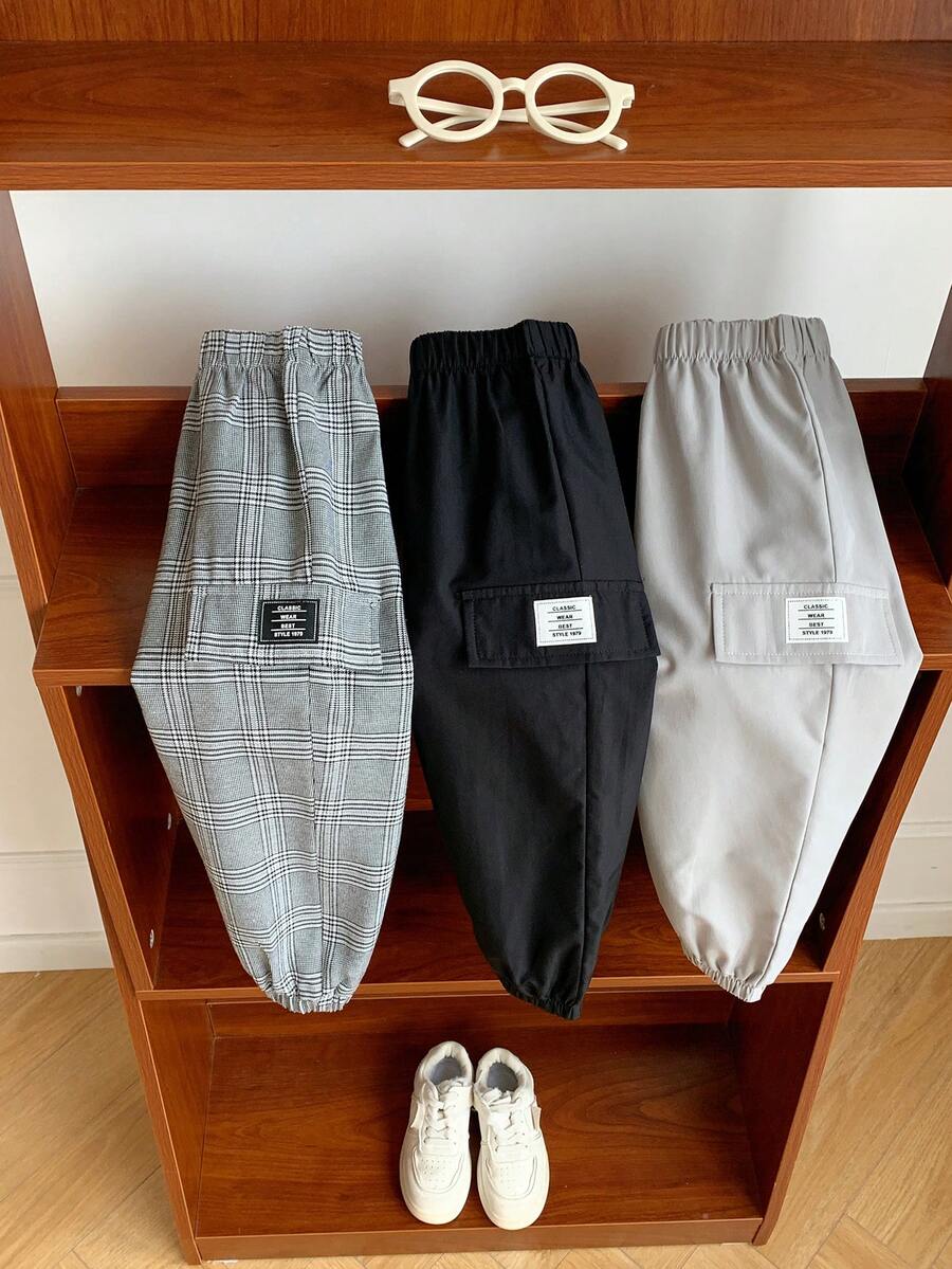 SHEIN 3件套男童休闲舒适运动裤，买二送一，带口袋和抽绳，宽松舒适，运动套装，工装裤，黑色工装裤，灰色工装裤，基础款下装，Y2K套装，男童服装，儿童套装，夏季裤装，适合春夏穿着，适合外出、情人节、约会、旅行、度假、家庭聚会、返校、婚礼、晚宴、运动、生日派对等场合。