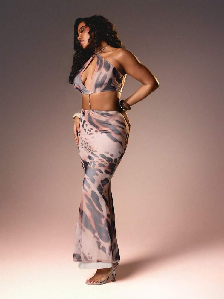 MISSGUIDED Sukienka maxi z dekoltem halter, łańcuszkiem i wycięciem w kształcie dziurki od klucza, z abstrakcyjnym nadrukiem, idealna na wieczorne przyjęcia