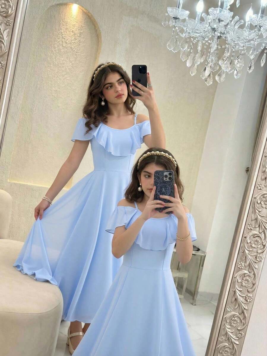 优雅飘逸的天蓝色雪纺长袍,适合少女穿着,款式轻盈飘逸,适合外出、正式场合、仪式、摄影等各种场合。浅蓝色连衣裙,少女款。 - 藍色 - 查看 1