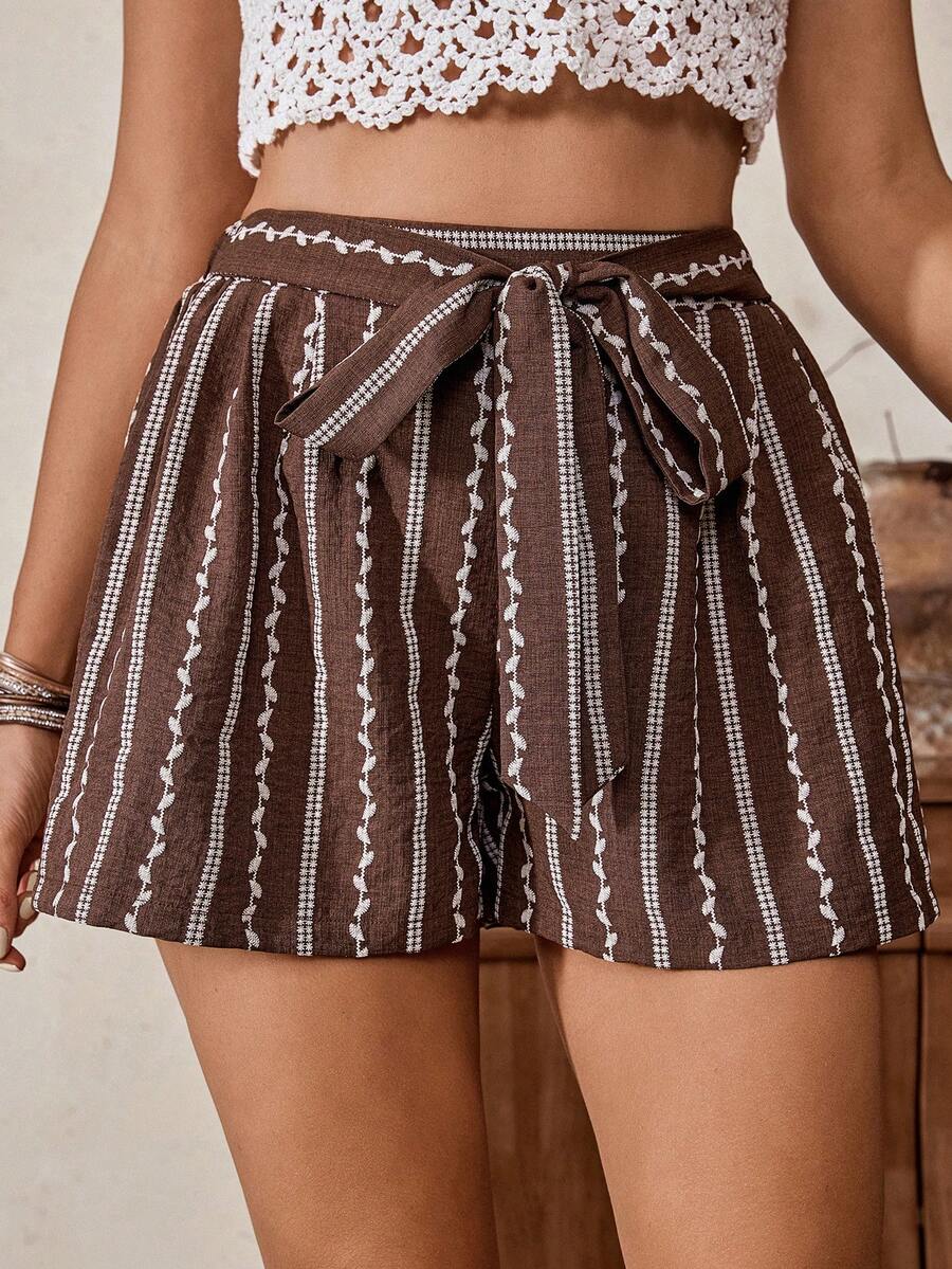 LanaWest Pantalones cortos casuales occidentales de mujer de lino arrugado marrón con estampado de agua, cintura con lazo y pliegues, para primavera/verano - Marrón - Ver 1