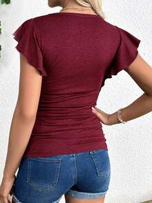 SHEIN 夏季红色孕妇T恤，侧边褶皱，荷叶边袖口，休闲日常穿着。孕妇休闲度假通勤纯色荷叶边袖褶皱修身T恤，夏季酒红色上衣，深红色上衣，褶皱上衣，荷叶边袖上衣，酒红色上衣，女士褶皱上衣，酒红色上衣，女士休闲上衣，女士上衣，女士优雅上衣，女士衬衫，新款T恤，女士孕妇装，孕妇上衣，女士休闲上衣，女士上衣，女士衬衫，T恤，女士休闲套装，女士上衣，女士休闲平价上衣 - 酒紅色 - 查看 2