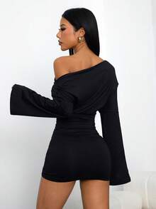 SHEIN PETITE 女士时尚性感纯色不对称领迷你连衣裙 - 黑色 - 查看 2