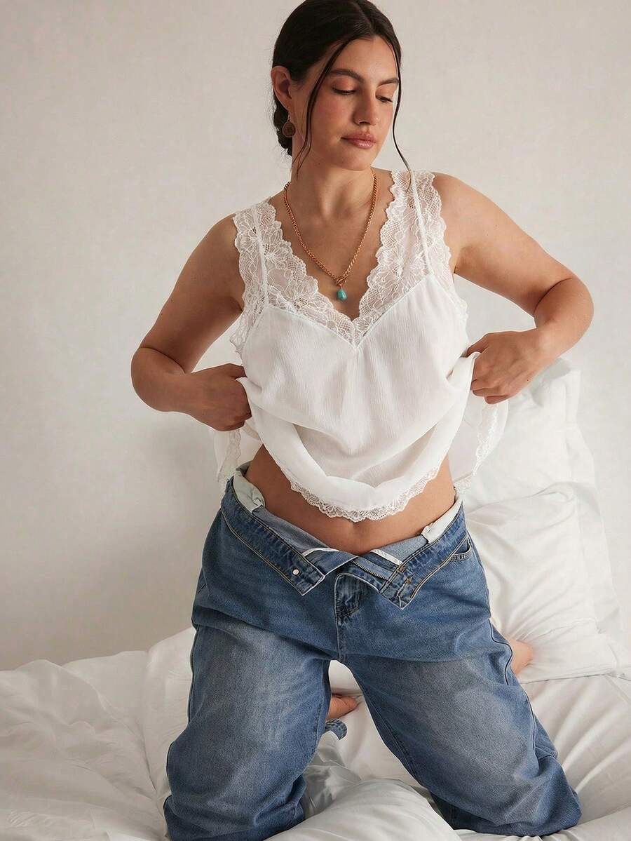 Freevana 大码浪漫优雅早春新款蕾丝拼接女式吊带背心 - 白色 - 查看 1