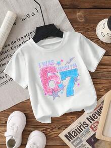 SHEIN 少女休闲时尚短袖T恤，彩色数字67设计，圆领，适合春夏穿着，轻盈舒适，时尚休闲，是街头、户外、校园、节日等场合的理想选择，也是馈赠佳品。 - 白色 - 查看 3