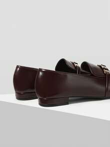 MOTF 女士PU皮革金属细节平底鞋 - 咖啡棕 - 查看 8