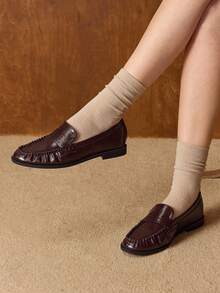 MOTF 女士休闲日常办公通勤学校风PU皮褶皱圆头平底乐福鞋 - 咖啡棕 - 查看 5