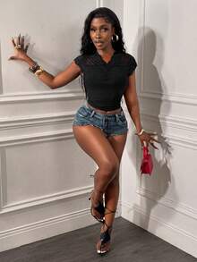 Glyssa 黑色蕾丝拼接短袖修身性感女式T恤，优雅休闲派对时尚黑色蕾丝T恤，适合春夏穿着 - 黑色 - 查看 5