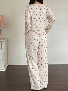 DAZY 两件套女士针织蝴蝶印花长袖开衫和直筒裤睡衣套装 - 白色 - 查看 2