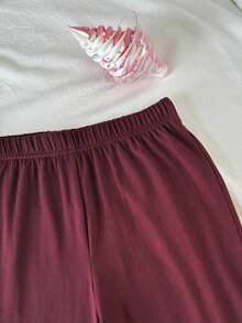 SHEIN Bộ áo thun và quần dài phối hợp họa tiết hoa hồng cho bé gái tuổi teen, màu trơn, màu đỏ tía, đỏ Angola. - Màu Đỏ Sâu - Xem 4