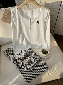 Comfortcana Bộ đồ 2 mảnh cỡ lớn dành cho nữ mùa Thu/Đông 2025, áo sơ mi cài nút thêu họa tiết và quần kẻ sọc, trang phục đi biển màu trắng cho mùa thu, trang phục Lễ Tạ ơn, váy dự tiệc năm mới, quần áo nữ. - Nhiều màu - Xem 5