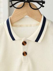 Souflis Souflis 2 Peças Conjunto de Verão para Menino Bebê, com um conjunto minimalista em cor de damasco suave, incluindo uma camisa polo de manga curta com colarinho refinada combinada com shorts correspondentes, Roupas de Menino para Roupas de Menino Bebê, Roupas de Verão para Menino Bebê, Conjuntos de Menino Bebê, Roupas de Menino para Bebê, Roupas de Verão para Menino, Roupas de Menino para Bebê, Roupas de Verão para Menino Bebê - Damasco - Visão 5