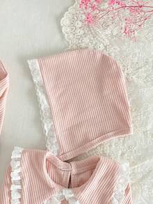 SHEIN 4件套新生儿婴儿服装套装，可爱彼得潘领白色蕾丝连体衣配帽子、毯子和手套 - 淺粉色 - 查看 10