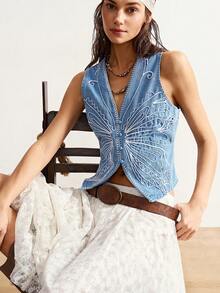 Bohemela 新款女士牛仔上衣，V领刺绣，纽扣前襟，休闲百搭的无袖牛仔蓝上衣。适合夏季、春假、音乐节等场合穿着。 - 淺色水洗藍 - 查看 2