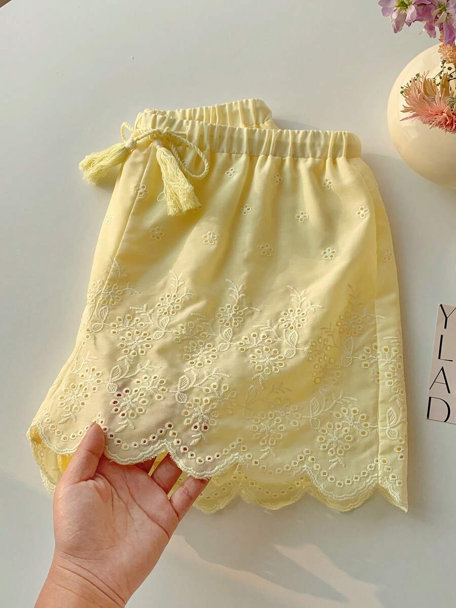 Comfortcana Quần short nữ màu trơn thêu họa tiết, kiểu dáng thường ngày, thích hợp cho mùa hè. - Màu vàng - Xem 1