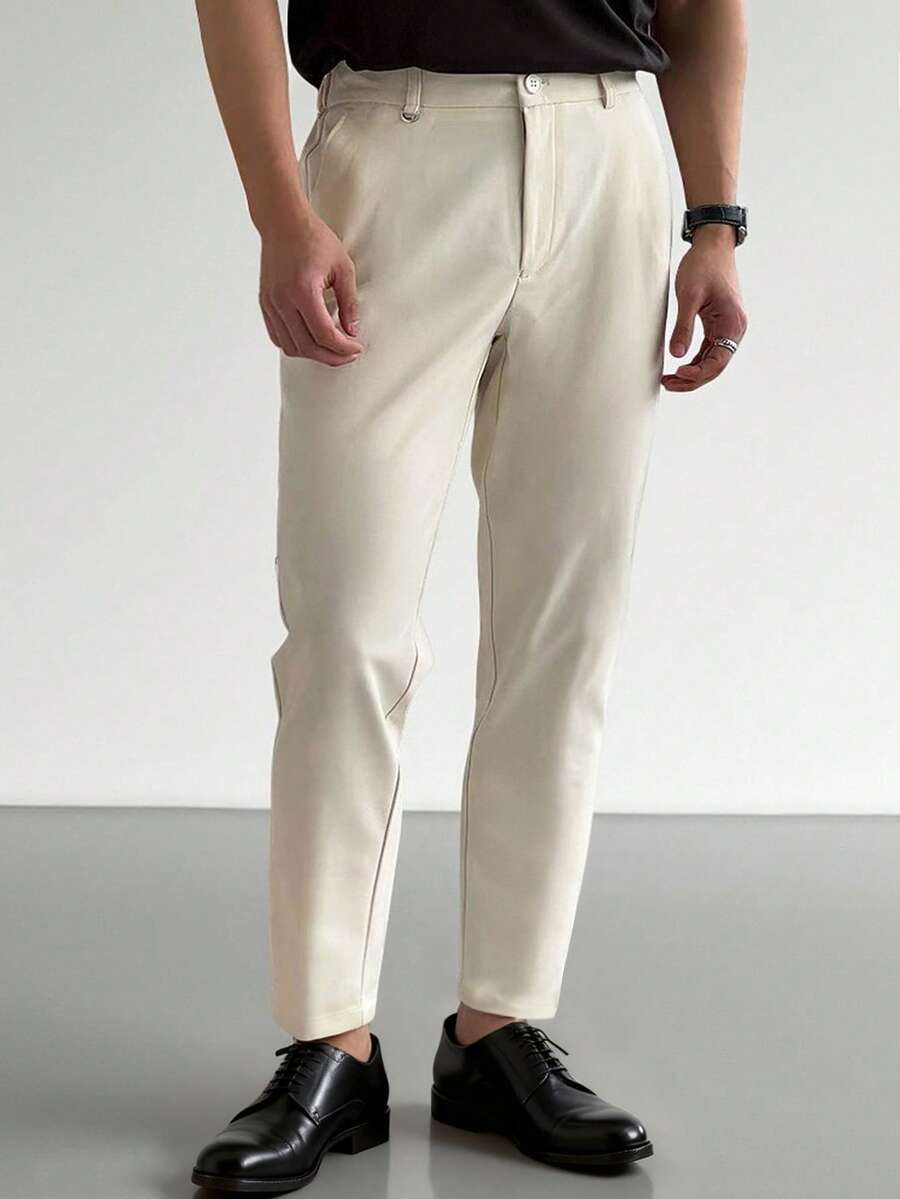 Manfinity Bizformal 男士商务休闲裤,成熟商务弹力卡其裤,适合日常休闲、通勤、周末郊游、办公室、朋友聚会等场合。这款裤子是男士衣橱中不可或缺的百搭单品,也是送给男友或丈夫的绝佳礼物。米色男士正装裤,修身男士正装裤,男士正式裤,抗皱裤,适合周末旅行、户外活动、远足旅行、轻松的工作环境或半正式场合,是送给男友/丈夫、周年纪念日/生日、派对、夏季假期、新年、婚礼、情人节等场合的理想之选。夏季透气男士休闲裤,尽显男士优雅气质。 - 杏色 - 查看 1
