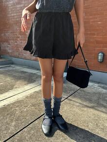 DAZY 少女纯色荷叶边斜插口袋休闲短裤 - 黑色 - 查看 3