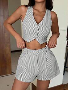 SHEIN EZwear 女款 2 件組條紋亞麻短褲套裝，無袖背心短版上衣與短褲套裝，夏季度假休閒時尚穿搭，灰藍色與白色條紋套裝 - 黑與白 - 查看 1