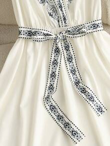 GlowEve New Design Retro Elegant Placement Print Flowy Dress - Multicolor - View 4