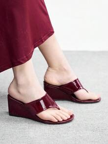 CUCCOO BIZCHIC Women's Rhinestone Embellished Casual Platform Slide Sandals - Burgundy - View 4