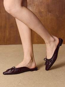 MOTF 女士PU皮革褶皱蝴蝶结装饰平底鞋 - 酒紅色 - 查看 5