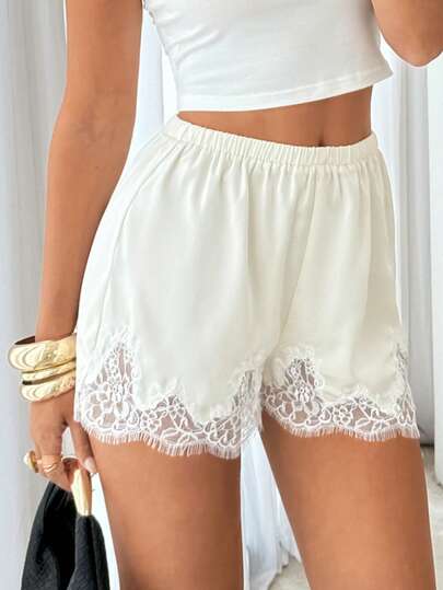 Siren Gaze Pantalones cortos básicos y cómodos de mujer con aplicaciones de encaje