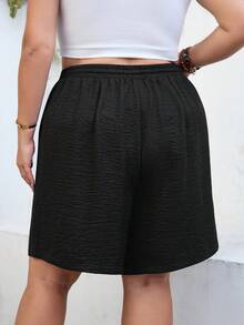 SHEIN CURVE+ Quần short nữ dáng ôm size US22, thích hợp cho lễ hội âm nhạc, kỳ nghỉ biển, phong cách boho, thời trang xuân hè, dáng rộng thoải mái, cơ bản hàng ngày, đa năng, ôm sát, cạp chun, kiểu dáng đơn giản, đi chơi, mùa hè châu Âu, sân bay, phong cách boho, kỳ nghỉ, quần short dáng ôm, phong cách cổ điển, quần short thoải mái, quần short rộng rãi, quần short Bermuda. - màu đen - Xem 3