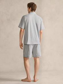 EverLounge Conjunto de Pijama Masculino com Gola de Recorte Contrastante, Manga Curta e Shorts Soltos, Cinza Claro e Preto - Cinza Claro - Visão 2