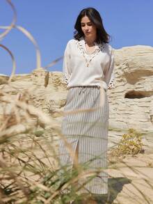 Dazy-Less 女士时尚度假休闲刺绣镂空V领衬衫 - 白色 - 查看 10