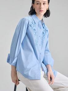 2026 Blusa de manga larga con cuello redondo, cómoda y transpirable, con parche bordado en el pecho, elegante y urbana, para uso casual en la oficina.Atuendo de alta calidad para aeropuerto/crucero, con sensación de lujo minimalista, esencial versátil para las 4 estaciones - Azul - Ver 4