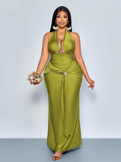 SOLERSUN 大码纯色深V领系带腰褶无袖修身吊带长裙。非常适合海滩度假或约会，甚至可以作为婚纱穿着。也适合情人节、派对、音乐会、复活节等各种场合。