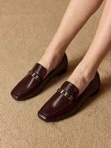 MOTF 女士PU皮革金属细节平底鞋 - 咖啡棕 - 查看 1