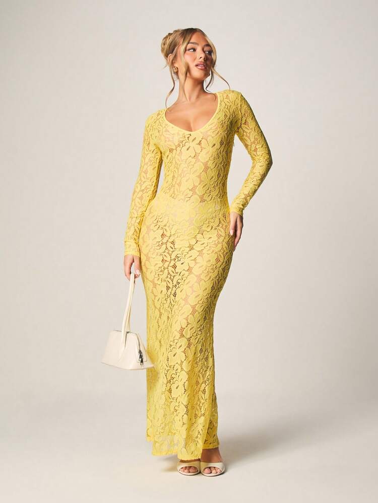 MISSGUIDED Elegant Long Sleeve V-Neck Lace Maxi Dress With Intricate Floral Pattern For Special Occasions Evening Party