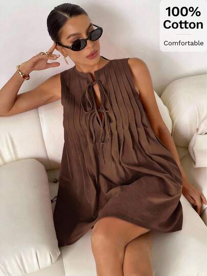 Siren Gaze Vestido mini elegante sin mangas con cuello de corbata plisado de unicolor para mujer, vestidos cortos de verano, ropa de verano para mujer, vestidos de verano para el trabajo, ropa de verano para mujer, vestido de sol para mujer talla grande, vestido marrón, vestido de verano marrón, vestido con lazo delantero para mujer, vestido con lazo delantero marrón para mujer