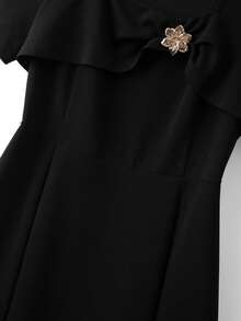 GlowEve CURVE Đầm dự tiệc cỡ lớn dành cho nữ, màu trơn, trang trí kim loại, xếp ly, thanh lịch, thắt eo. - màu đen - Xem 5