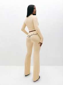 BABYPHAT Atasan Wanita Lengan Panjang dengan Resleting, Motif Teks, dan Detail Resleting - Krim - View 7