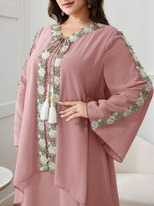 Al Najma 大码女式优雅花卉蕾丝贴花喇叭袖流苏系带连衣裙，度假风，春秋季 - 粉色 - 查看 3